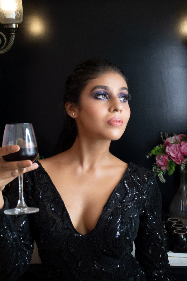 I provide services like product/food, fashion, portrait, event photography