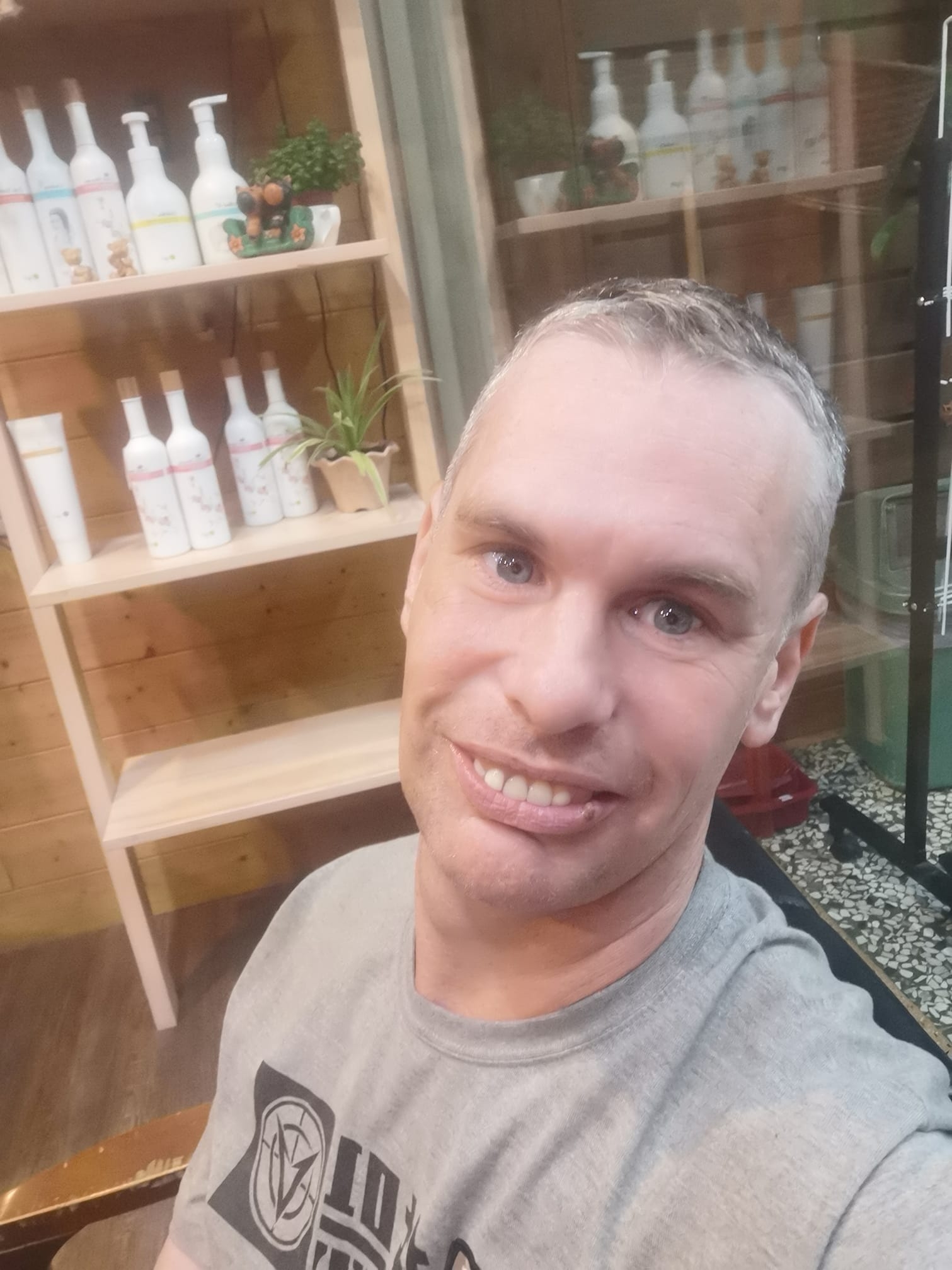 Carl Atnip-Freelancer in Erlin Township,Taiwan