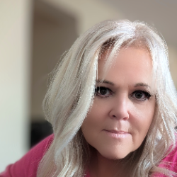 Lisa Gallant-Freelancer in Ottawa,Canada