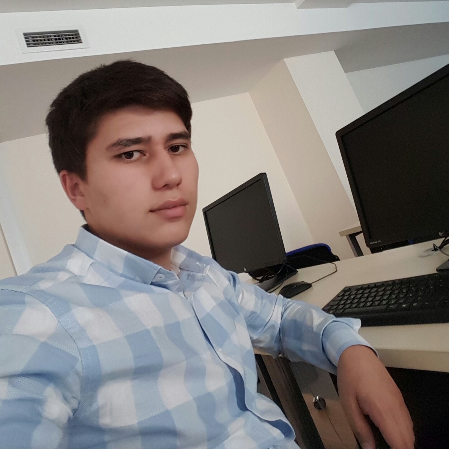 Begzod Erkinov-Freelancer in ,Uzbekistan