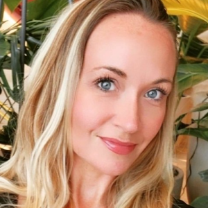 Alicia Burns-Freelancer in Hewitt,USA