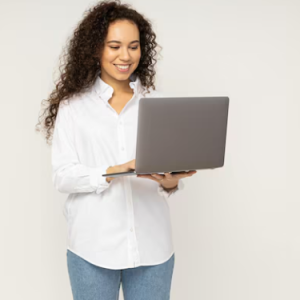 Isabella Taylor-Freelancer in ,Kenya