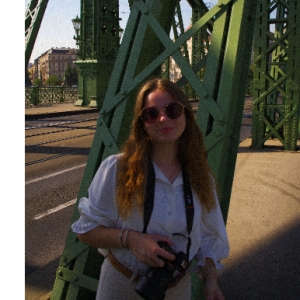 Carla Hugues-moscariello-Freelancer in budapest,France
