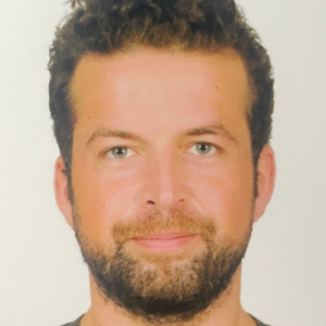 Ali Yapan-Freelancer in Milan,Italy