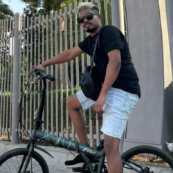 Senuth dinhas-Freelancer in Gampaha,Sri Lanka