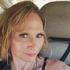 Laura-Freelancer in Roanoke,USA