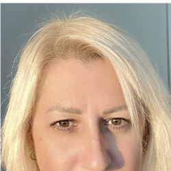 Corinne Bog-Freelancer in Agrinio,Greece