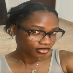 Victoria Lucky-Freelancer in ,Ghana